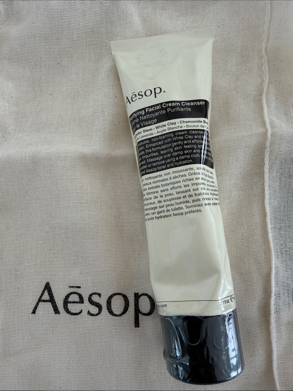 Aēsop Unisex Skincare Travel Kit – Black Case with Cream & Amber Bottles - Picture 2 of 9